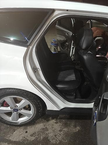 пасат венто: Ford Focus: 2013 г., 1.6 л, Механика, Бензин, Универсал — 5