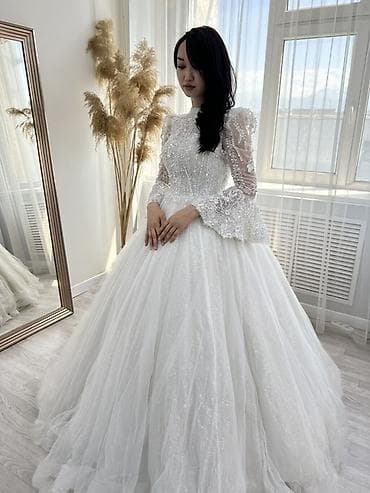 Свадебное платье, Со шлейфом, Пайетки, Б/у