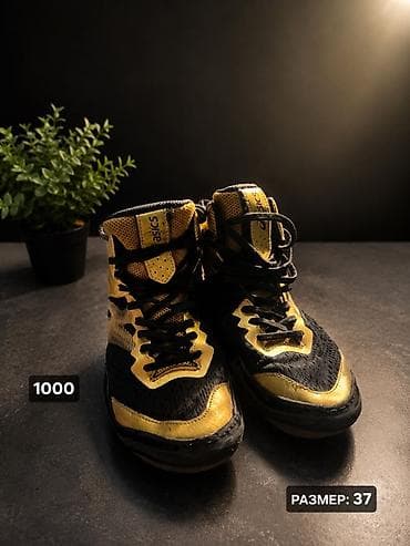nike react: Борцовки ASICS, черно‑золотые, высокий профиль. - Размер: 37 (указан — 1