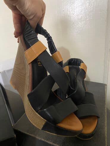 шлепка: Босоножки б/у кожа 36 размер — 3