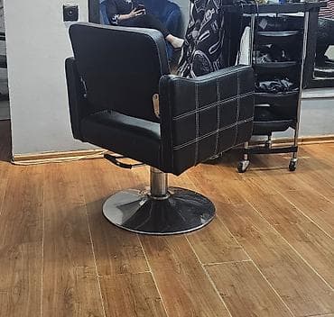 продам туалетный столик: Продаю кресло все механизм рабочий и визажный стол. все точки рабочие — 1