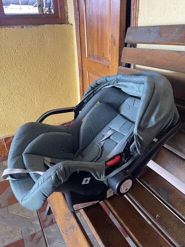 переноска для малышей: Автокресло, цвет - Зеленый, Б/у — 4