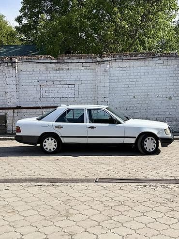 Mercedes-Benz W124: 1987 г., 2.3 л, Механика, Бензин, Седан — 1