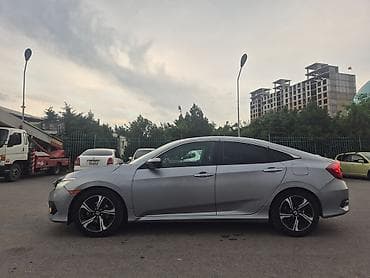 ремонт надо: Honda Civic: 2017 г., 2 л, Вариатор, Бензин, Седан — 2