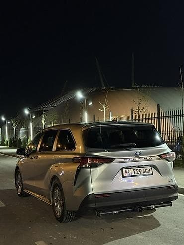 agm: Toyota Sienna: 2022 г., 2.5 л, Автомат, Гибрид, Минивэн — 4