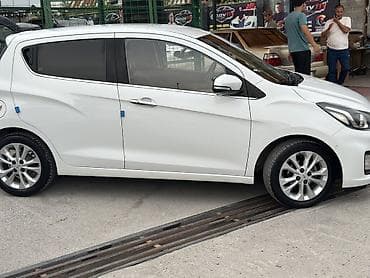 электрони машина: Салон автомобиля Chevrolet (компактный хэтчбек/кросс, 5 мест) с — 5