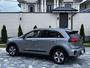 Kia: Kia Niro: 2021 г., 1.8 л, Вариатор, Гибрид, Хэтчбэк — 4