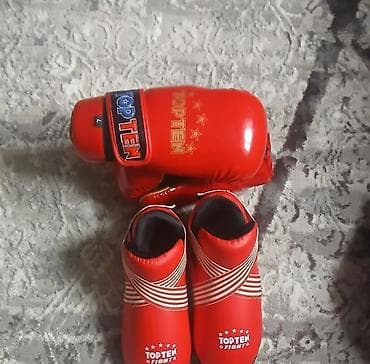 Перчатки: Комплект экипировки Top Ten для тхэквондо/каратэ (цвет красный). футы — 1