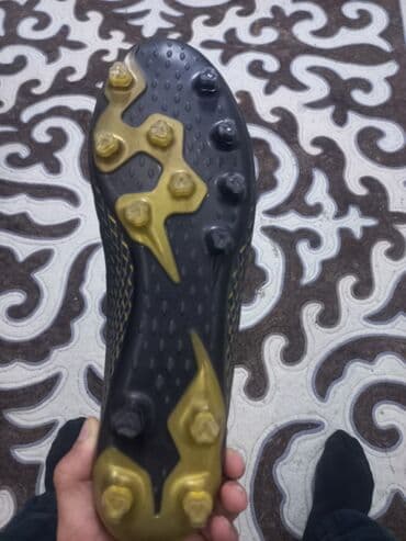 купить женскую обувь больших размеров: Футбольные бутсы шиповки
в идеальном состоянии носил 1 раз
42 размер — 3