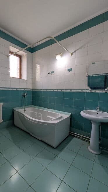 купить комнату в доме под снос: 400 м², С мебелью — 10