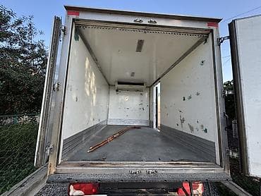 imperial s: Рефрижератор на базе фургона (кабина синего цвета, изотермический — 2