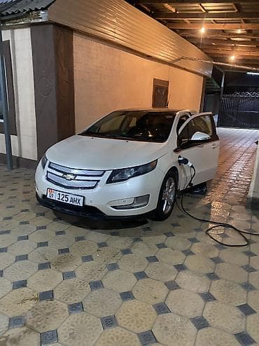 prius prim: Chevrolet Volt: 2012 г., Гибрид, Хэтчбэк — 3