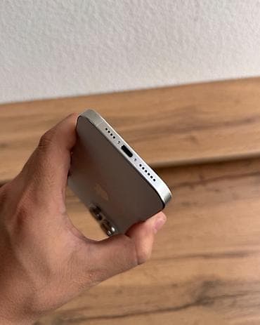 iphone в киргизии: IPhone 15 Pro, Б/у, 256 ГБ, White Titanium, Защитное стекло, Чехол, В рассрочку, 79 % — 5