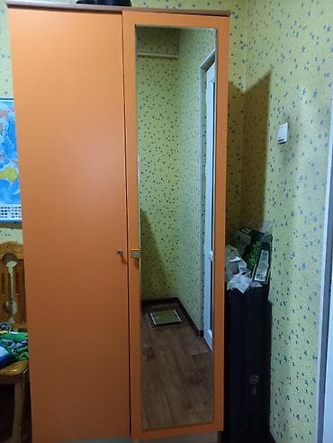 Шифоньерлер, кийидер үчүн шкафтар, Түз, ЛДСП
