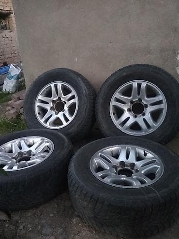 Продаю! Комплект дисков р17 с резиной! Подойдут на многие