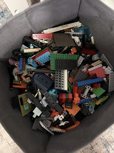 Гипсоблок: Большая коробка с миксом деталей LEGO - Содержимое: разнообразные — 2