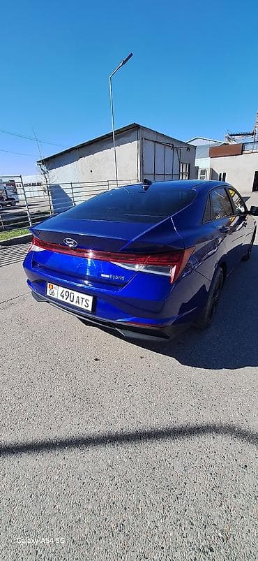 ef m: Hyundai Elantra: 2023 г., Гибрид, Седан — 4
