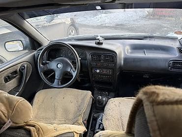 subary legasy: Nissan Primera: 1991 г., 2 л, Механика, Бензин, Седан — 3