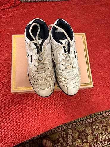 Женская обувь: Крассовки 37 размера 500 сом — 1