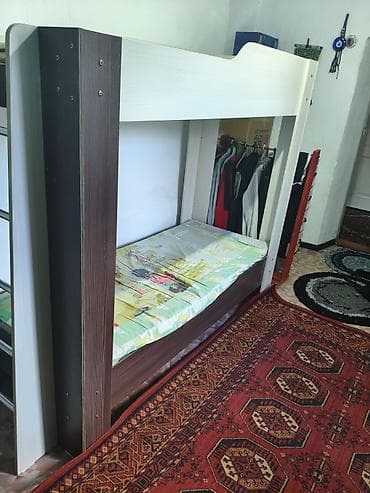 Двухъярусная кровать с лестницей - Компактная модель на два спальных
