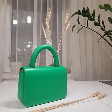 зеленая сумка: Сумка мини в ярко‑зеленом цвете натуральная кожа Отлично подходит для — 2