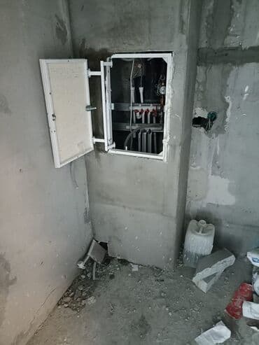 обзор цен на строительные и отделочные работы в бишкеке: Фартук на кухне, Укладка плитки на стену, Подготовка стен для укладки | Керамическая плитка, Мозаичная плитка, Керамогранитая плитка | Вертикальная укладка, Диагональная укладка, Горизонтальная укладка Больше 6 лет опыта — 15