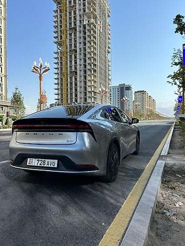 радары: Toyota Prius: 2024 г., Гибрид, Лифтбек — 5