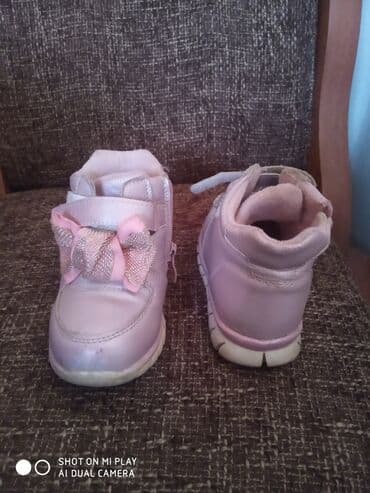 Продам ботасики,одевали пару раз . Деми внутри тепленький флис
