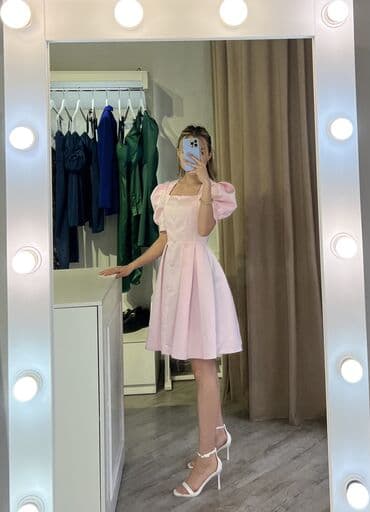 вечернее платье белое с чёрным бантом: Вечернее платье, А-силуэт, Короткая модель, Без рукавов, S — 2