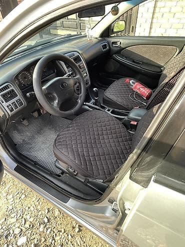 Toyota Avensis: 2001 г., 1.6 л, Механика, Бензин, Седан — 6
