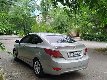 продаю или меняю обмен: Hyundai Solaris: 2013 г., 1.6 л, Механика, Газ, Седан — 3