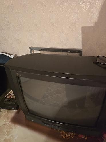 Техника и электроника: Телевизоры: ЖК HKC и кинескопный JVC 1) HKC (плоский ЖК) - Диагональ — 4
