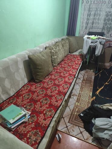 кухонный набор бу: Угловой диван, C подушками — 2