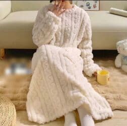 белая ночная сорочка: Теплое домашнее платье-одеяло с длинными рукавами - Мягкий пушистый — 2