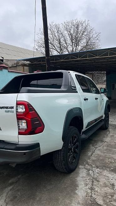 такта фуранер: Toyota Hilux: 2022 г., 4 л, Автомат, Бензин, Пикап — 5