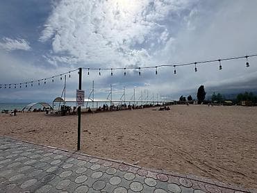 Спорт жана эс алуу: Песчаный пляжный комплекс с инфраструктурой для отдыха и спорта. - — 5