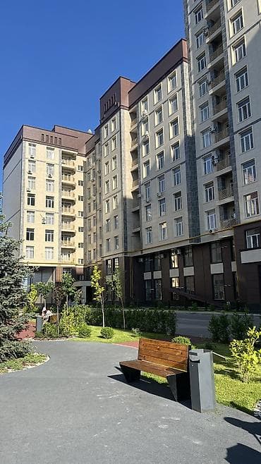 Квартиры: 2 комнаты, 66 м², Элитка, 3 этаж, Дизайнерский ремонт — 1