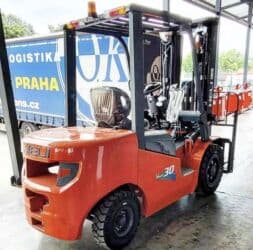 продажа комбайнов нива эффект в бишкеке цена: Погрузчик, 2024 г., Колесный, Вилочный — 4