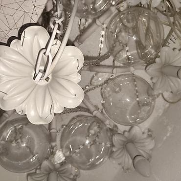 Подвесная люстра в классическом стиле. - Основание и декоративные