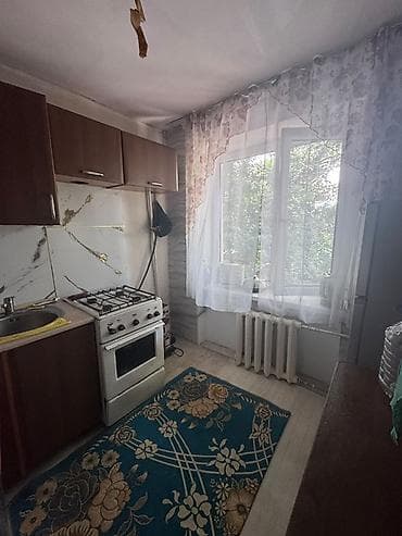 2 bedroom: Жибек жолу Сдается 2х ком квартира Этаж: 4 из 5 Косметический — 4