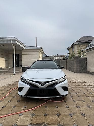 Toyota Camry: 2020 г., 2.5 л, Автомат, Бензин, Седан — 2