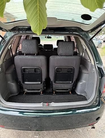 мечит: Toyota Avensis Verso: 2001 г., 2 л, Кол менен иштөөчү, Дизель, Вэн/Минивэн — 5