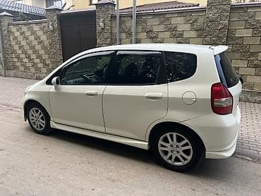 step wgn: Honda Fit: 2002 г., 1.3 л, Вариатор, Бензин, Хэтчбэк — 2