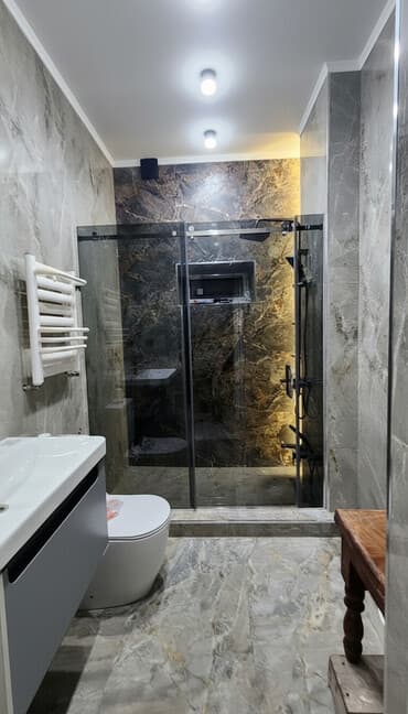 зеркало в душевую: Душевые ограждения и перегородки из закалённого стекла под заказ. - — 1