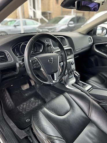 Volvo: Volvo V40 Cross Country: 2019 г., 2 л, Автомат, Дизель, Хетчбек — 5