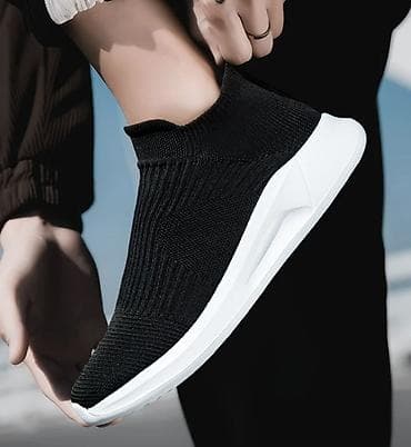 мужской спортивка: Мужские кроссовки, 42, Новый, цвет - Черный — 2