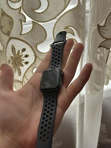 Apple Watch Series 6 Nike, корпус 40мм Состояние 10/10 без сколов и