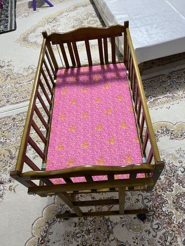 кровать качалка: Люлька, Б/у, Колыбель, Дерево, цвет - Розовый, Самовывоз — 2