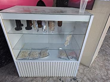 полки для продукты: Продаётся витрина / тумба со стеклянными полками 📌 Состояние — 4