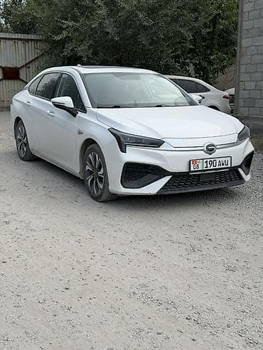 GAC Aion S Plus, белый седан на электротяге. Кузов и дизайн: -